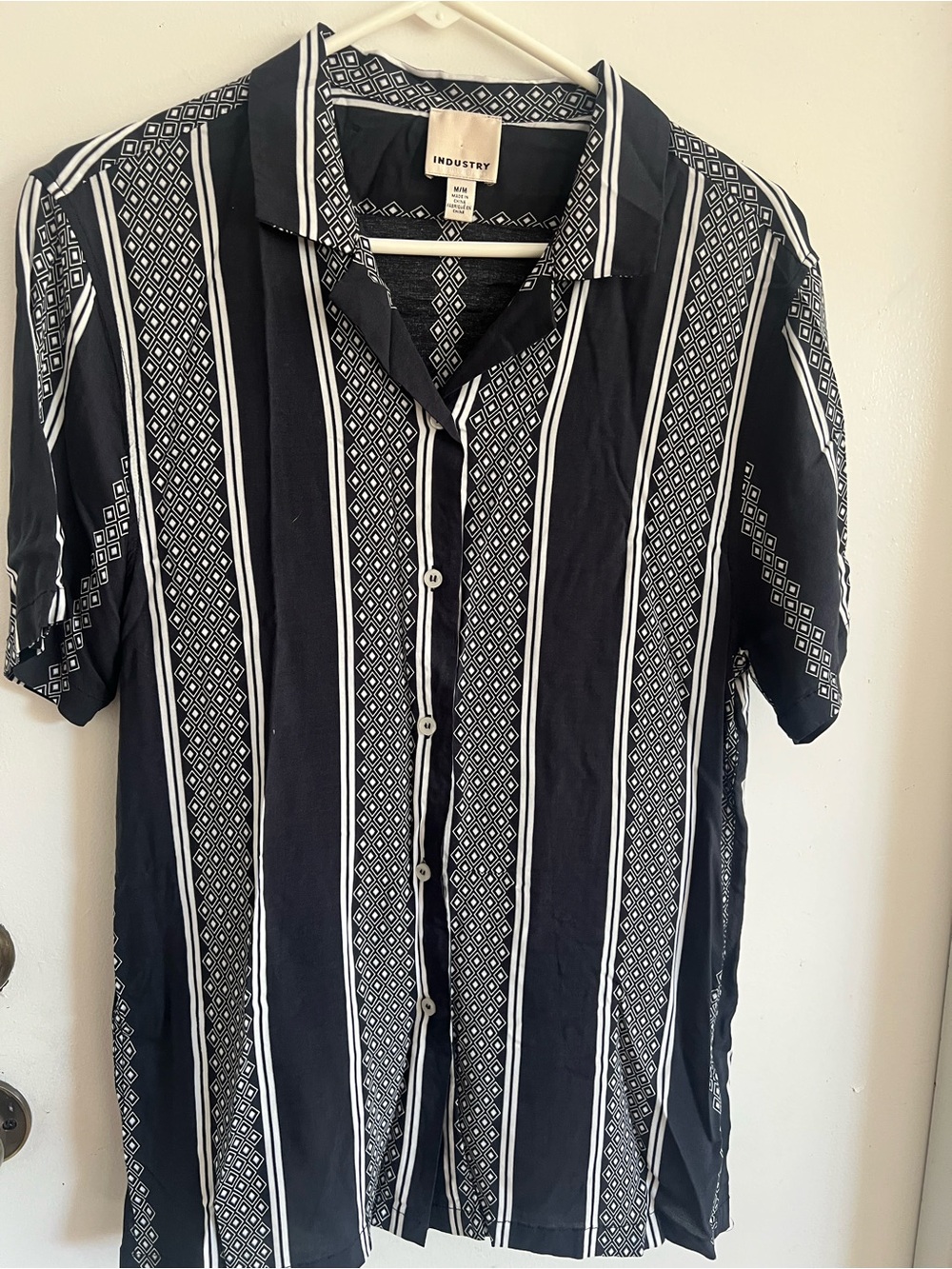 INDUSTRY Black & White Short-Sleeve Vertical Stripe Button-Down Shirt